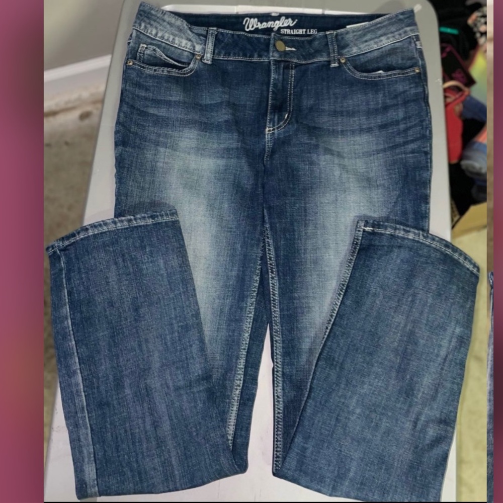 Wrangler straight leg jeans